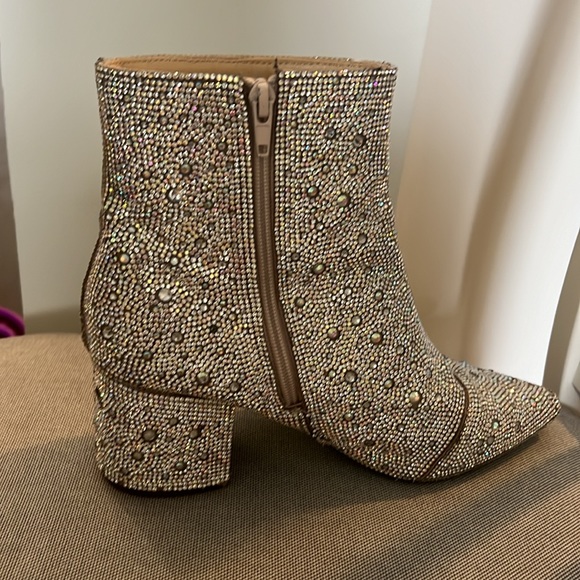 Betsy Johnson Rhinestone Kyla Bootie size 8 - Picture 4 of 6